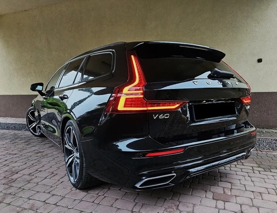 Volvo V60 cena 119900 przebieg: 146000, rok produkcji 2020 z Nysa małe 529